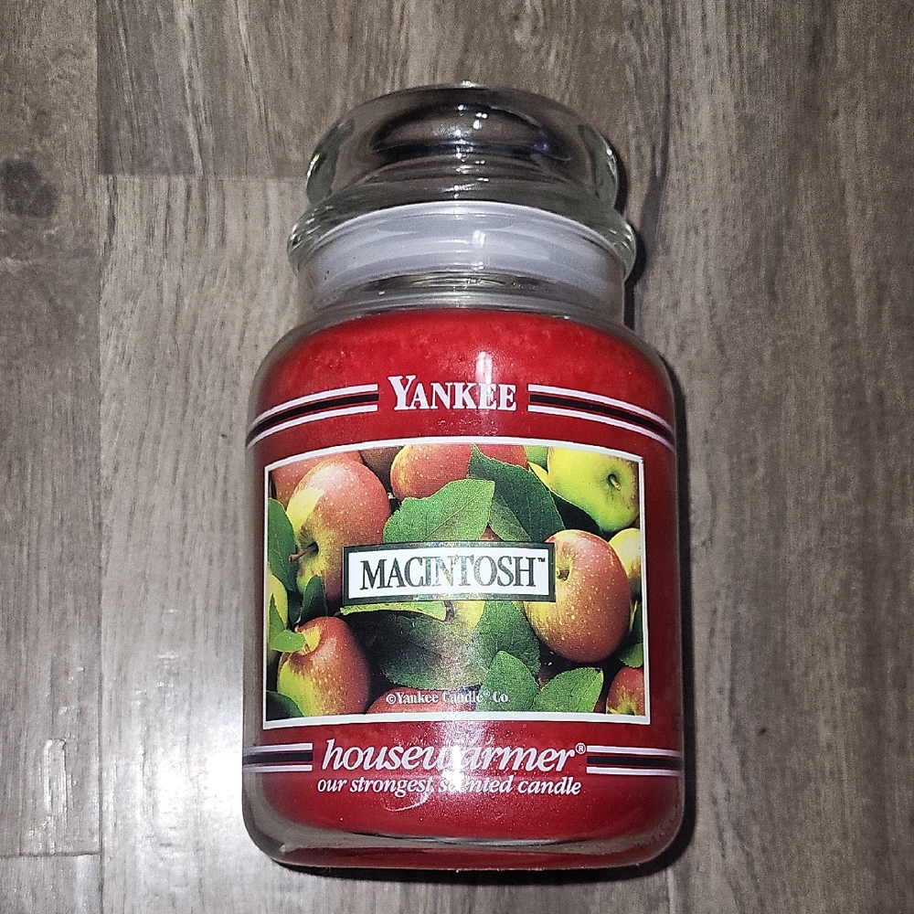 Yankee Macintosh Red Jar Candle 22oz